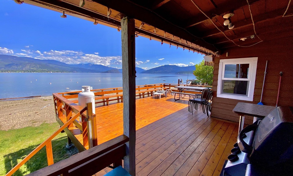 Sorrento Cabin | Cozy Beachfront Cabin
