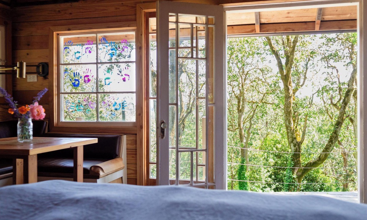 Metchosin Cabin | Cozy Cabin Getaway South Vancouver Island Quiet, Pet Friendly, Nature, Relax
