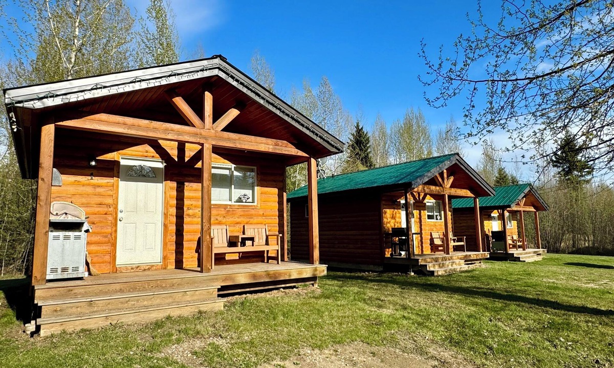 Valemount Cabin | Cozy cabin with WiFi and AC in charming Valemount. Cabin 1