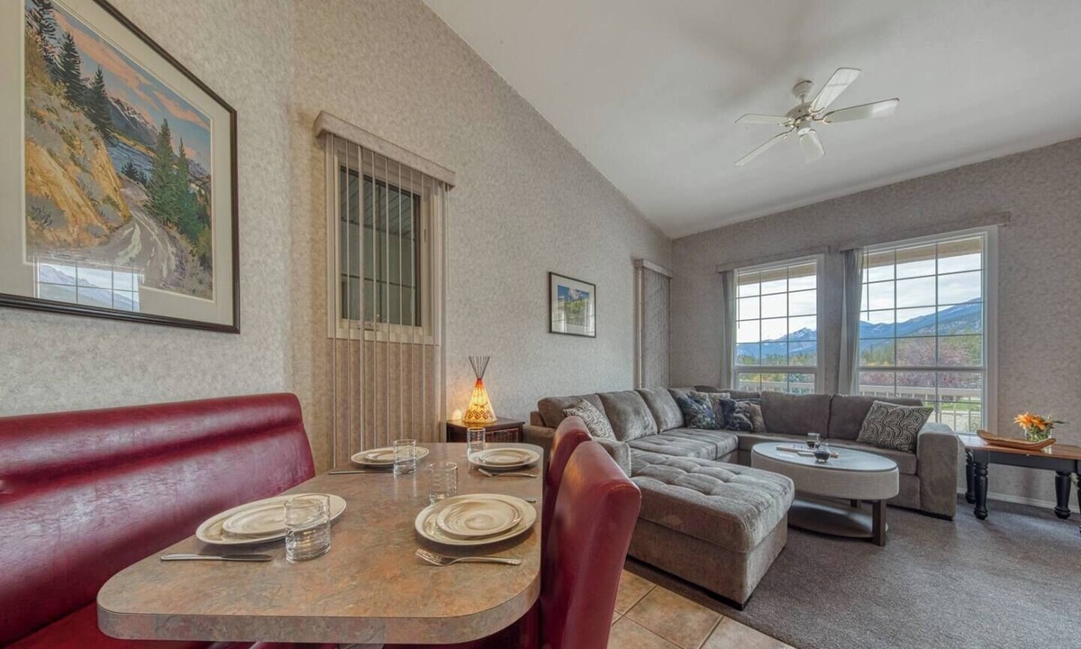 East Kootenay Condo | Cozy Fairmont Hot Springs 1BR Condo BC Registration PM493078643