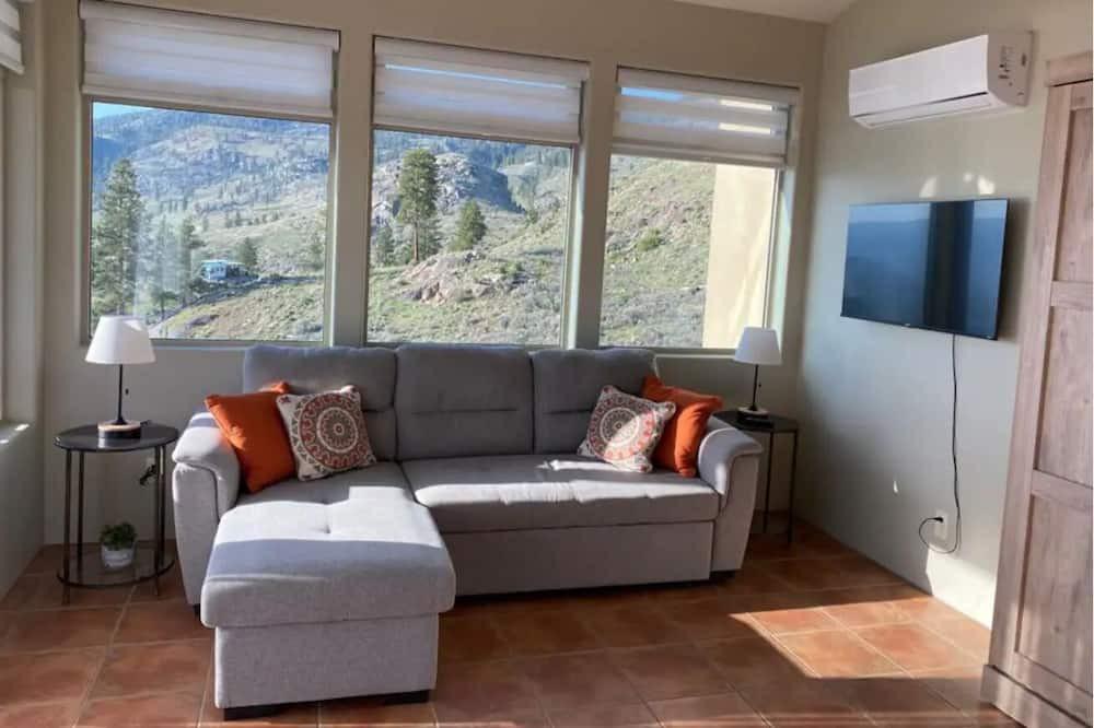 Osoyoos Apartment | Cozy guesthouse with Osoyoos Lake view!