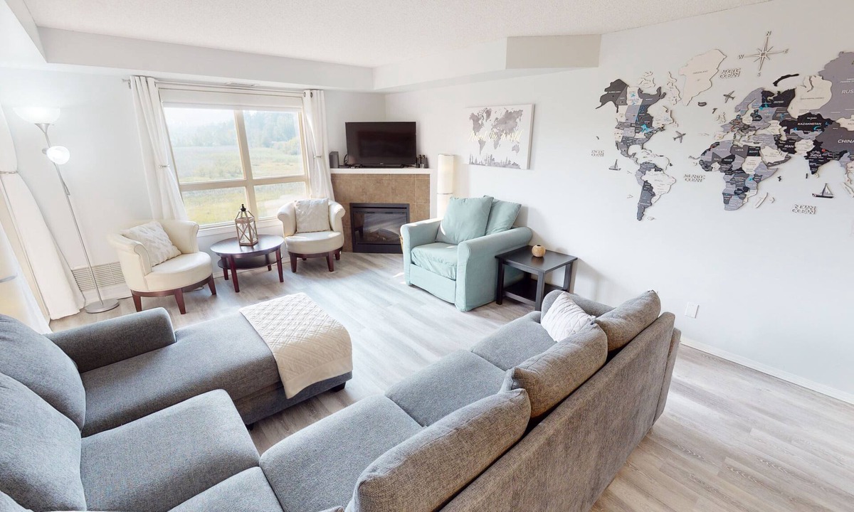 Invermere Condo | Cozy Lakeview Condo