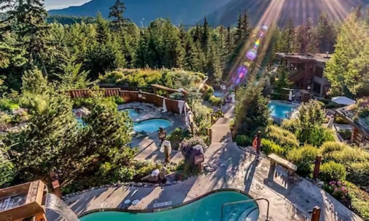 Nordic Estates Apartment | Cozy Lofted Creekside 1BR:Sleeps 4,Free Parking& Near to Restaurants,Lakes & Valley Trail!