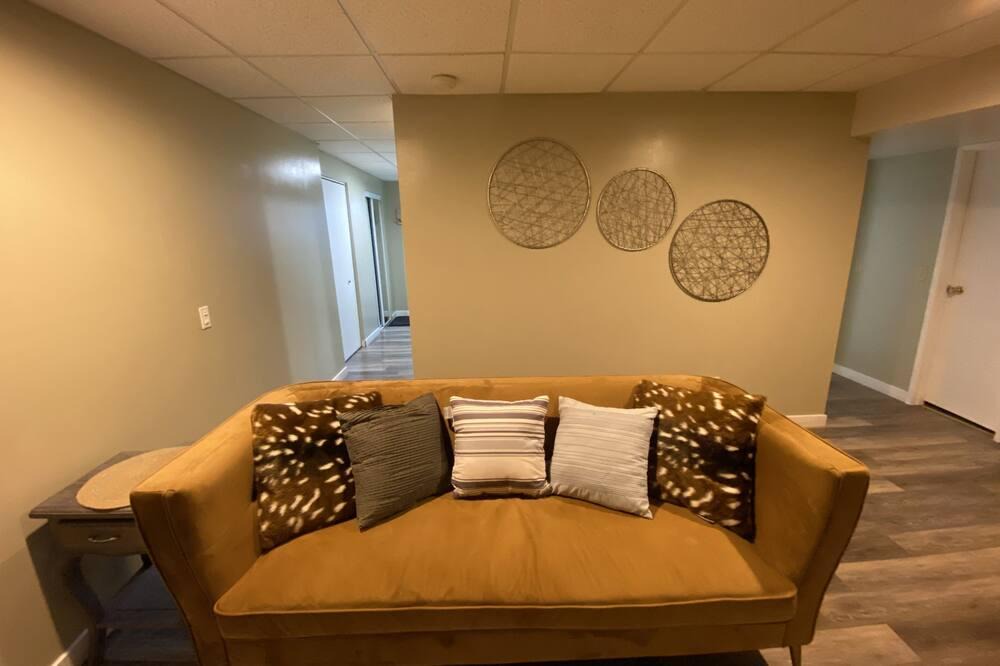 Kamloops House | Cozy suite with full Kitchen