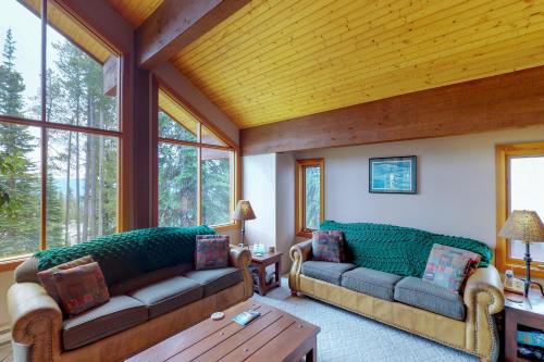Snow Pine Estates Ski Chalet | Crystal View