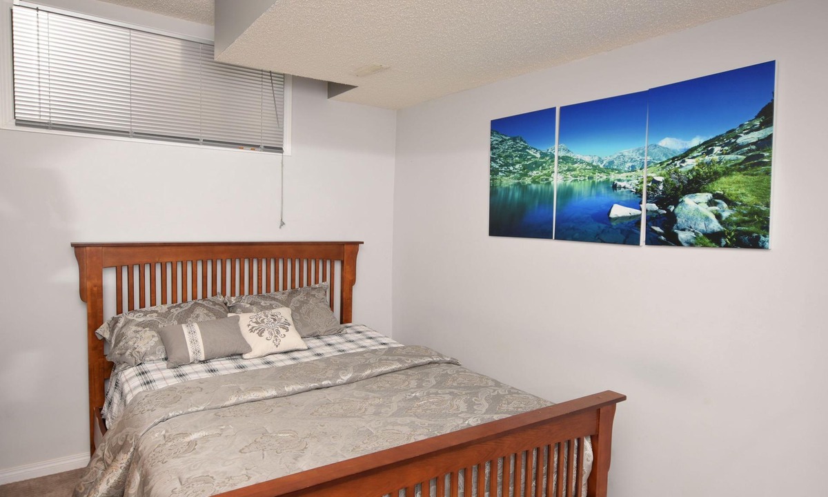 Panorama Hills House | Cute private suite in an upscale neighbourhood