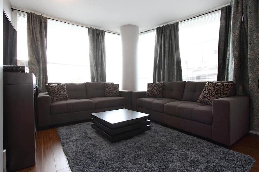 Crosstown Condo | D48 - 2 Bedroom close to everything