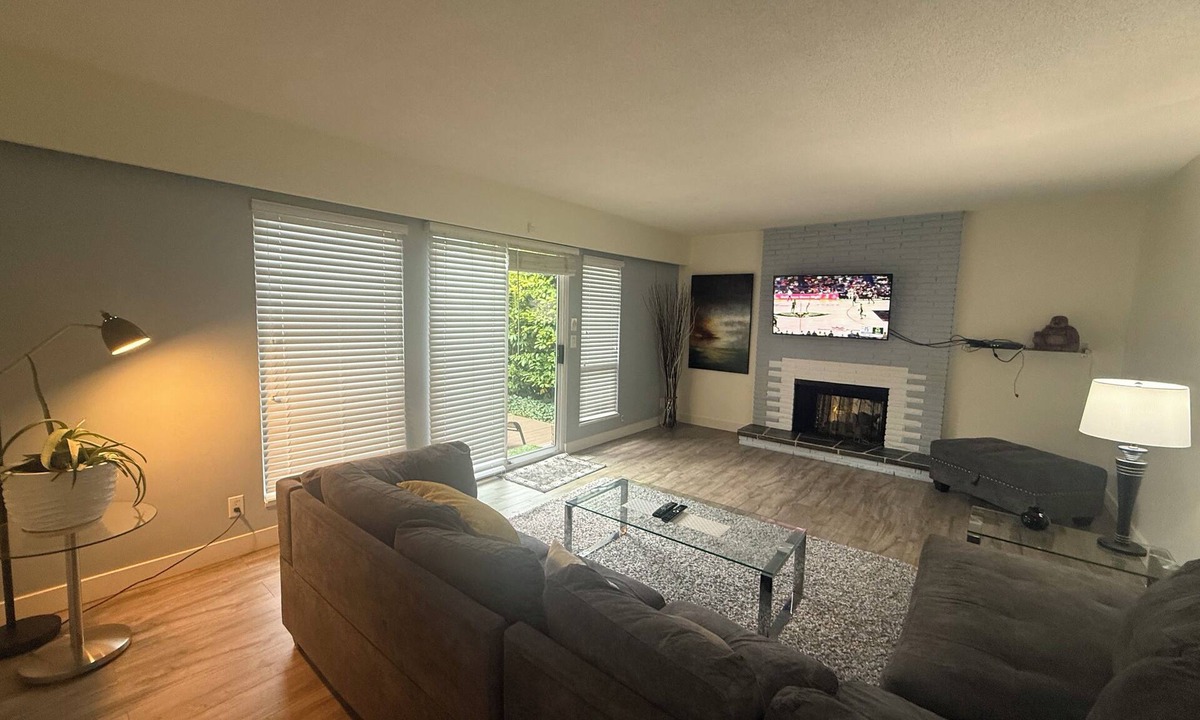 Delta House | DELTA HIDEAWAY 3 BED 1 BATH SUNSHINE HILLS