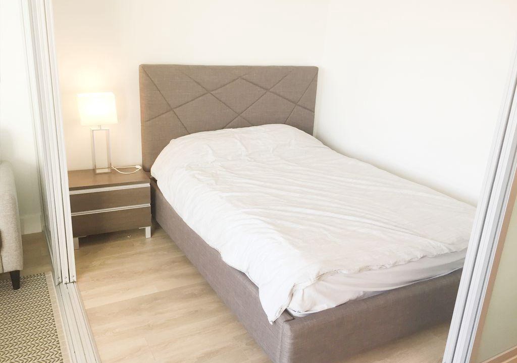 Southeast False Creek Apartment | Downtown Olympic Village One Bedroom Retreat