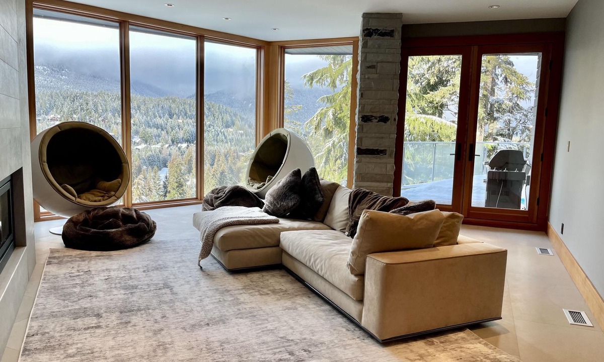 Whistler Ski Chalet | Dreamy Whistler Chalet with Hot Tub and Gorgeous Mountain Views