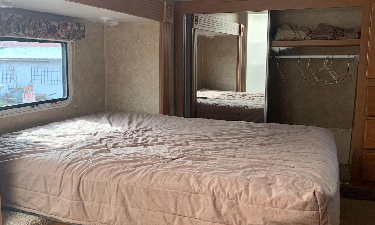 Blind Bay RV Rental | Eagle Rock Resort RV #1 views and beach