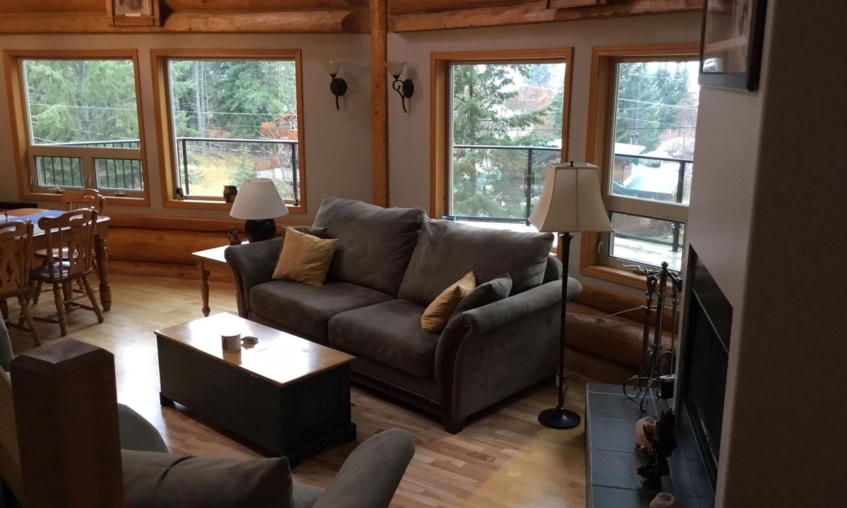 Beasley Cabin | East Kootenay Retreat