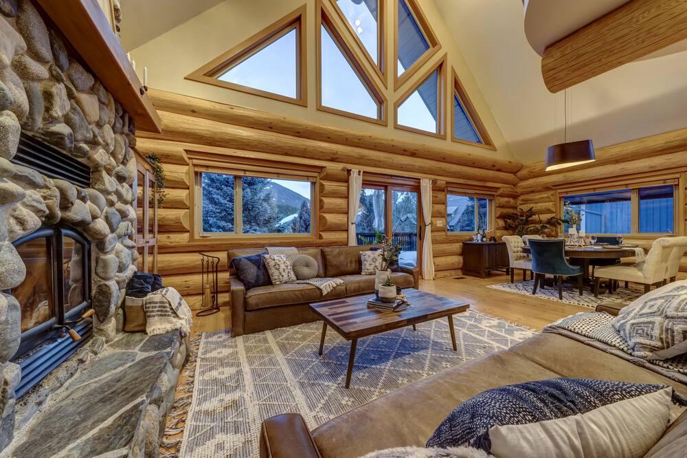 Whistler Ski Chalet | Elegant Chalet with Stunning Views of Whistler Mountain, walk to Village