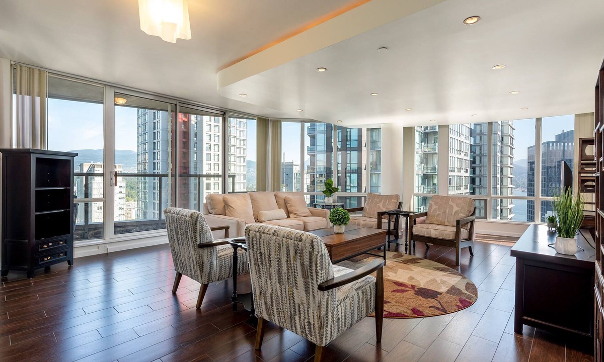 Coal Harbour Apartment | Elevated Coal Harbour living with panoramic harbour & mountain views, steps to Vancouver's iconic waterfront, dining and shopping.