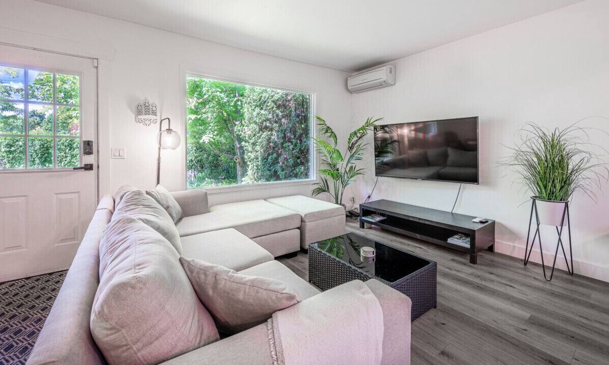 South Central House | Entire House with Hot Tub!