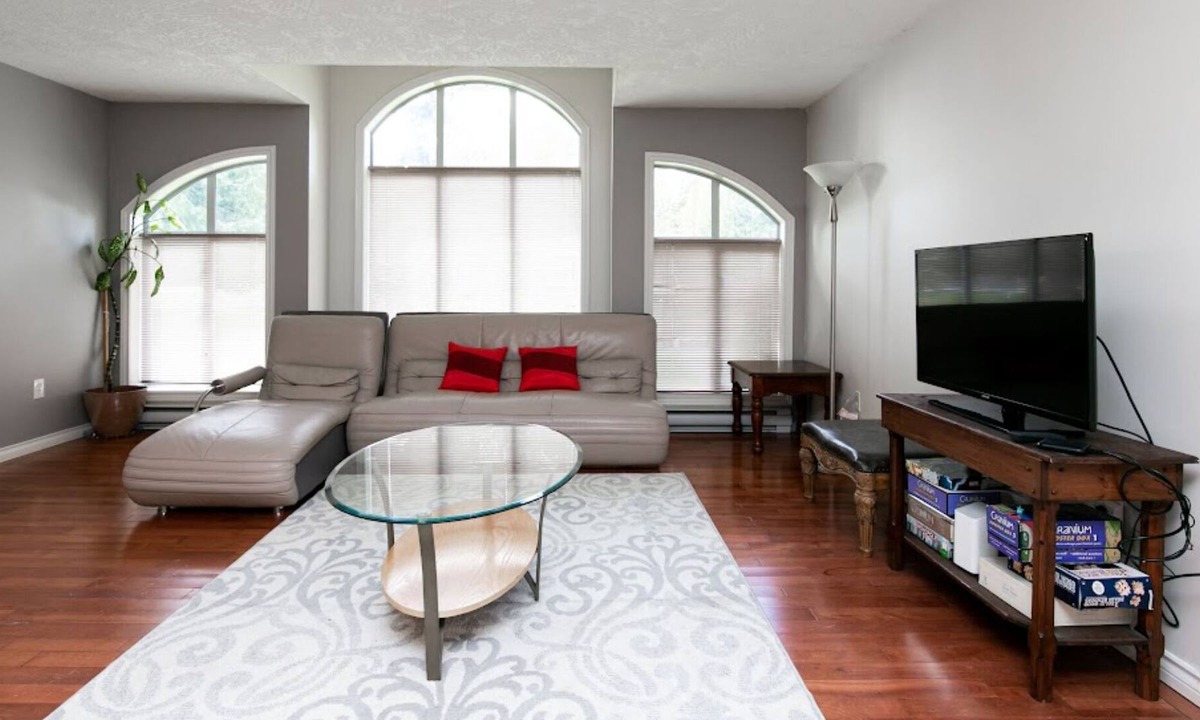 Cordova Bay House | Executive Home in Cordova Bay