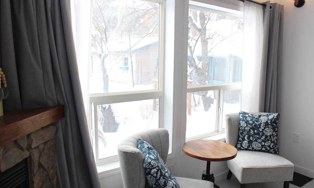 Coleman Apartment | Fair Wind Cottage- relaxing space with fireplace - Studio Suite
