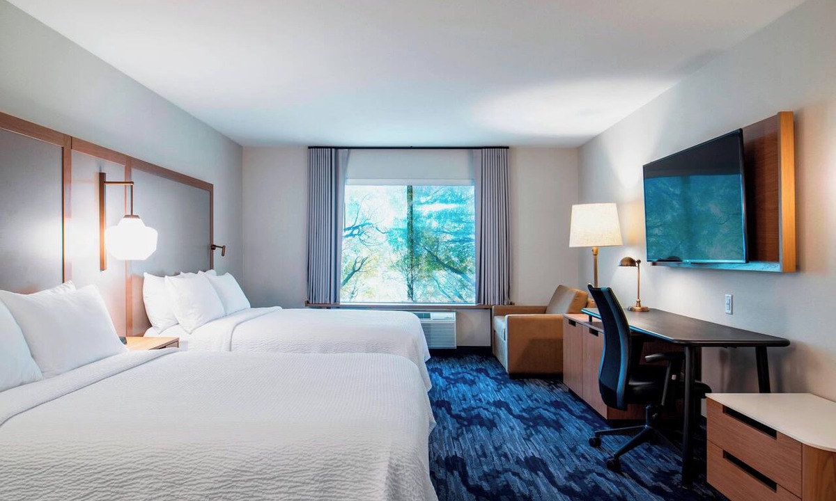 Dilworth Mountain Estates Hotel | Fairfield Inn and Suites by Marriott Kelowna