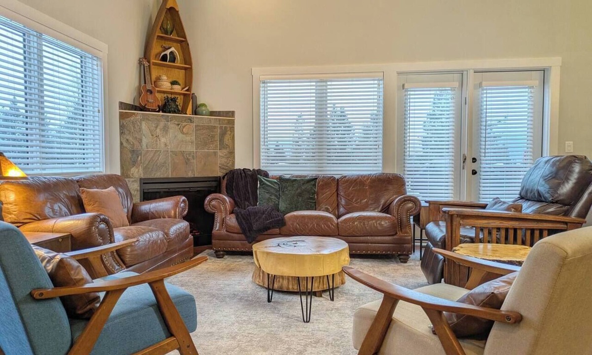 Radium Hot Springs Apartment | Family Friendly Mountain View Penthouse w/Sauna