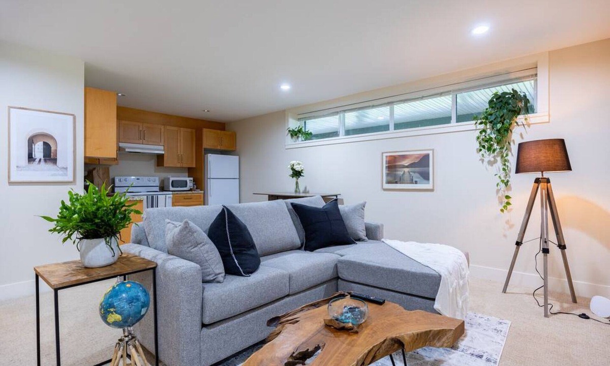 Canyon Heights House | Family-friendly Guest Suite w A/C & Playground