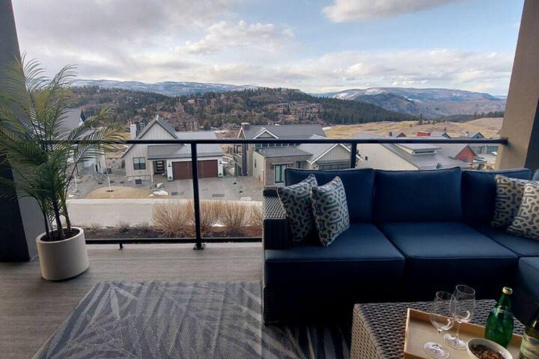 Vernon House | Family Sized Modern Farmhouse Luxury w/Golf Course Views. Pet-Friendly!