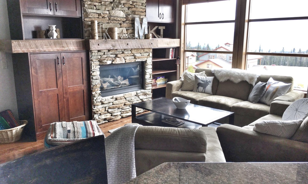 Big White Ski Resort Cabin | Family Ski Retreat at Big White