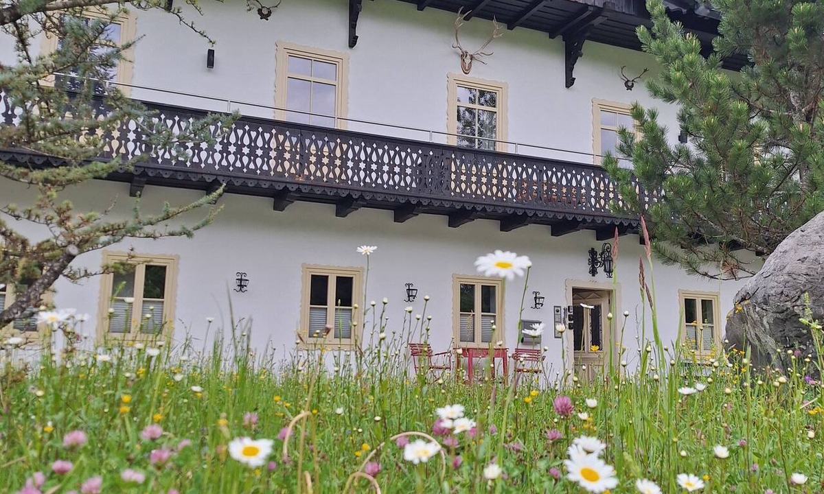 Hinterstoder Apartment | Fantastic balcony apartment in the ski & hiking area with wonderful mountain views