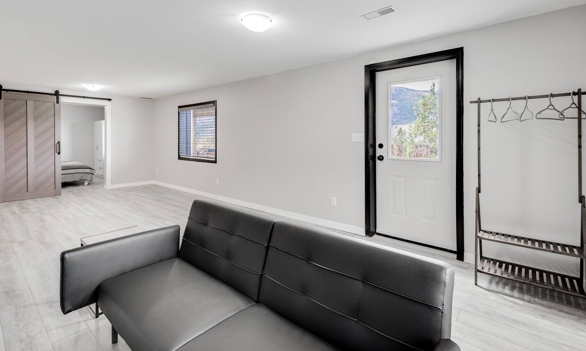 Okanagan-Similkameen House | Fantastic Updated Lakeview Suite in Okanagan Falls