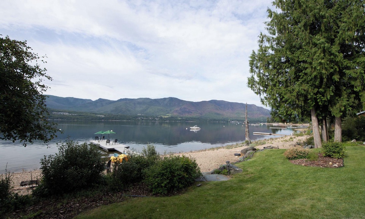 Scotch Creek Cabin | Five bedroom family favourite on Shuswap Lake