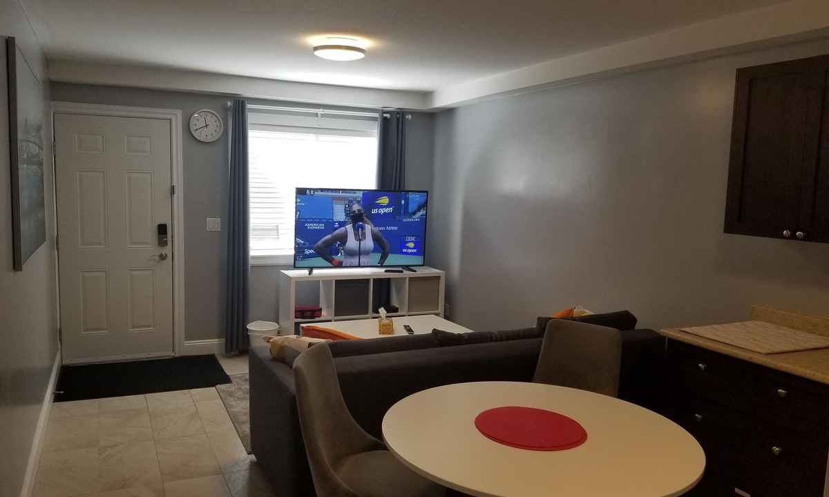 Guildford House | Fraser Heights 3 Br Basement Suite Surrey