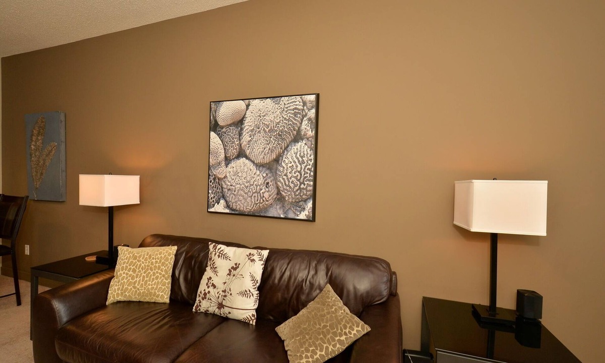Lake Bonavista Condo | Fully Furnished Executive Suite Close to Transit and Amenities