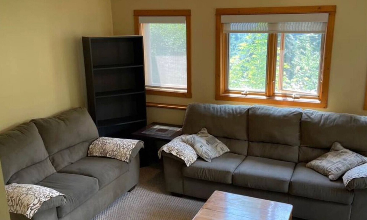 Rossland Apartment | Furnished 1 bedroom suite/quiet with beautiful mountain views