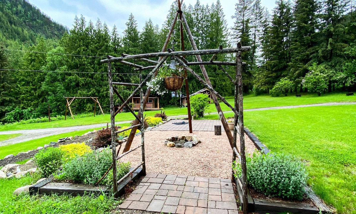 Cherryville House | Gorgeous Lodge in Nature On Private Resort With Lake