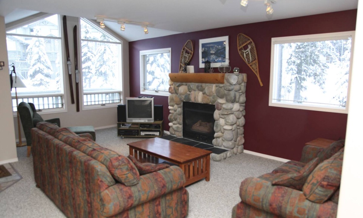 Fernie House | Great Location 4 Bedroom Ski To Lift Thunder Ridge Condo With Private Hot Tub