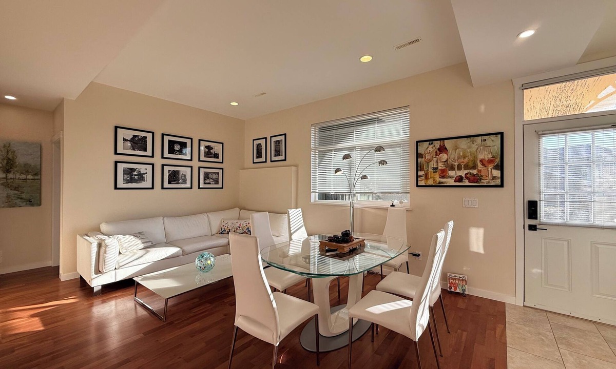 Burnaby House | Great Vancouver Spacious Private Room#2 with Free Parking