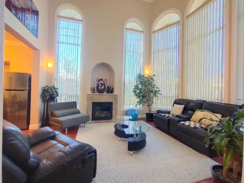 West Kelowna Estates House | Green Leaf Home Stay