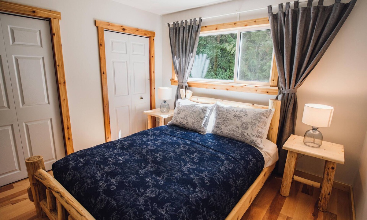 Clearwater Bed & Breakfast | Grizzly Paw B&B Where comfort meets nature.