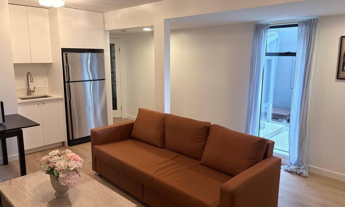 Hastings House | Ground floor suite in beautiful Vancouver Heights!