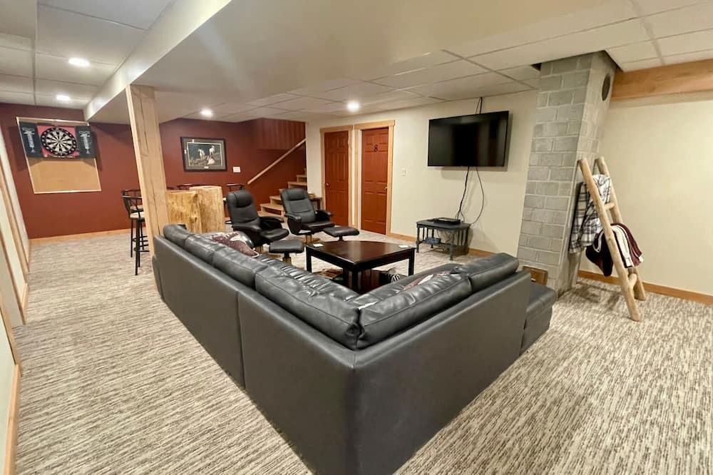 Lumby House | Guest Lodge in the BC Mountains!