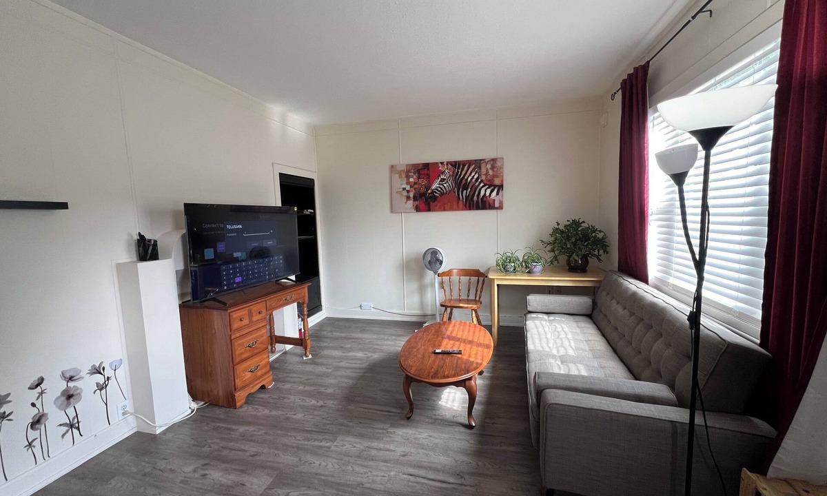 Regional District of Nanaimo Apartment | Heart of Old Town/Cozy 2BR Suite/Near Ferry & Sea Wall