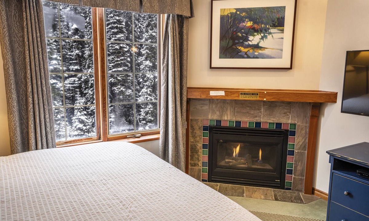 Sun Peaks Hotel | Hearthstone Lodge #421