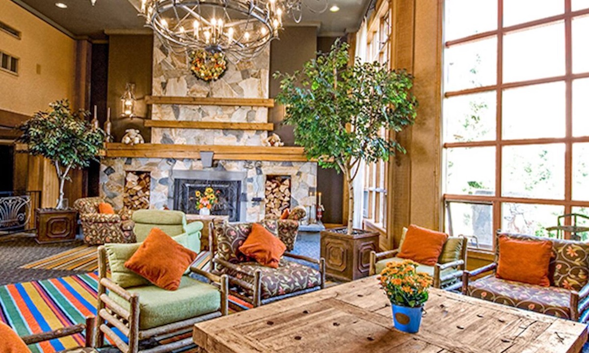 Upper Village Villa | Hilton Grand Vacation Whistler 2 BR Full Kitchen Ski In Ski Out
