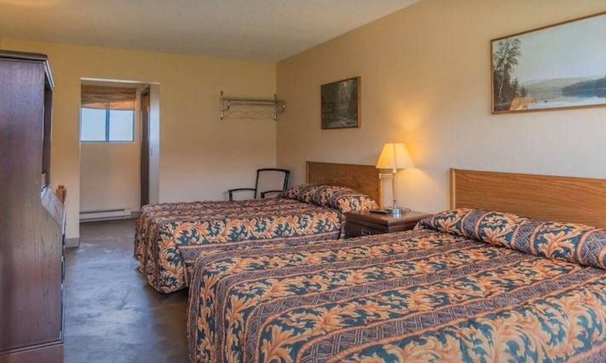 Logan Lake Hotel | Hotel Viewmont Residency Ltd.