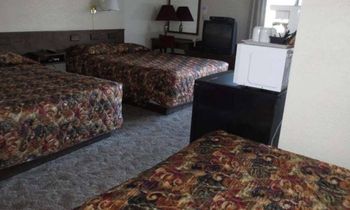 Grand Forks Hotel | Imperial Motel