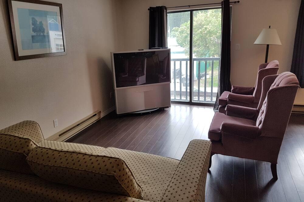 Blarchmont Apartment | ♥ ☆ INDOOR COMFORT IN AN OUTDOOR PARADISE ☆ SLEEPS 4♥
