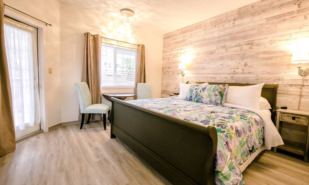 Radium Hot Springs Bed & Breakfast | Inn on Canyon