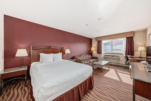 Invermere Hotel | Invermere Inn & Suites