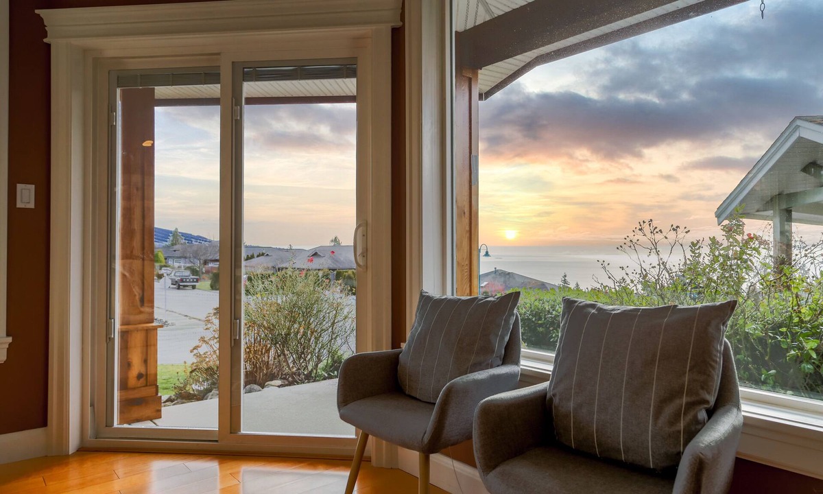 West Sechelt House | Kin Ranch - A Peaceful Garden Oasis with Luxe Views