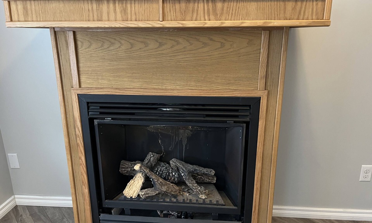 Three Hills House | King Suite with Fireplace Upper Floor Suite