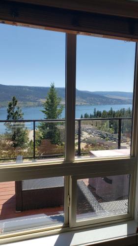 Central Okanagan House | La Casa Lakeside Resort - Amazing Panoramic View Lakeside House with Pools, Hot Tubs & More!